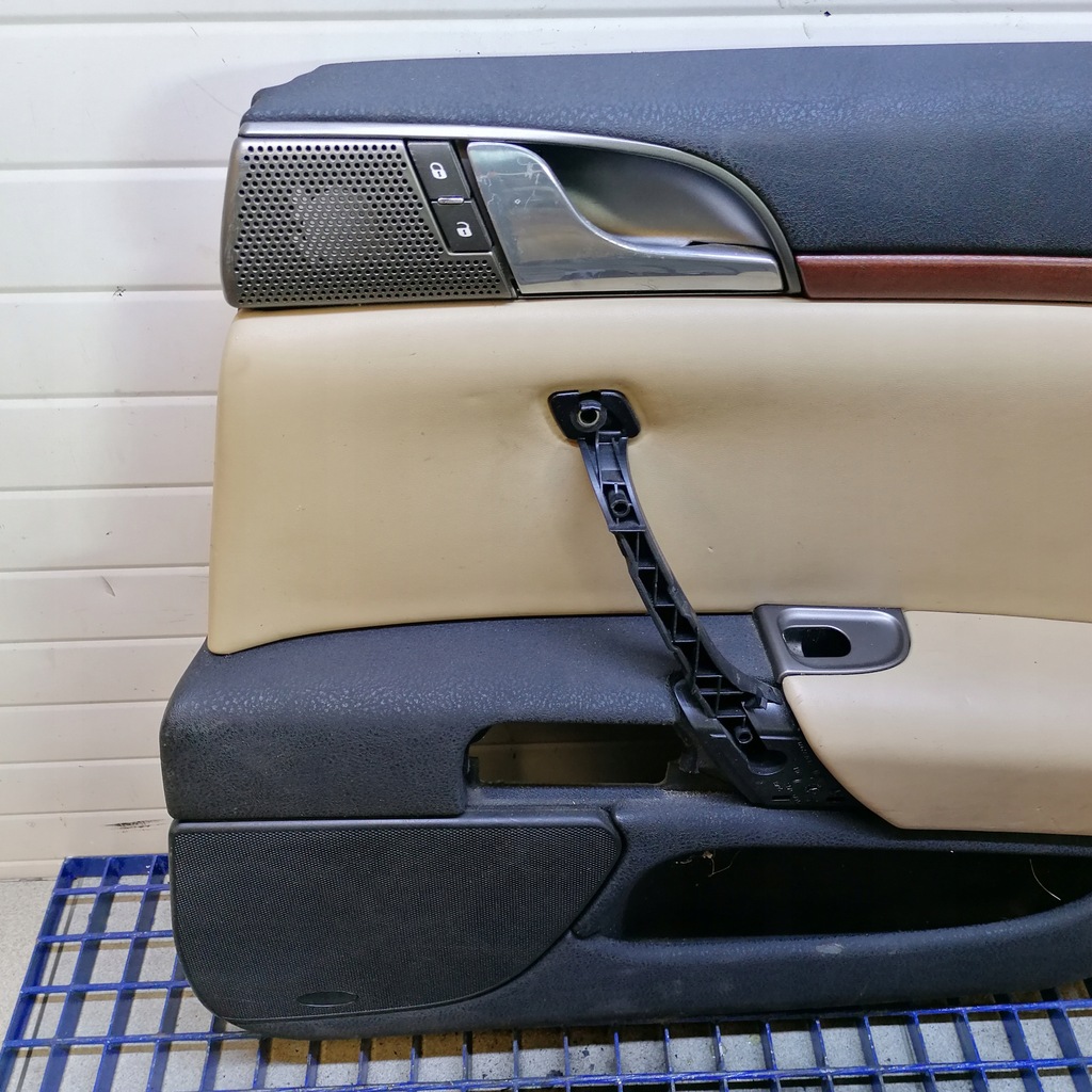 фото №6, Lancia thesis обшивка двері задня правий