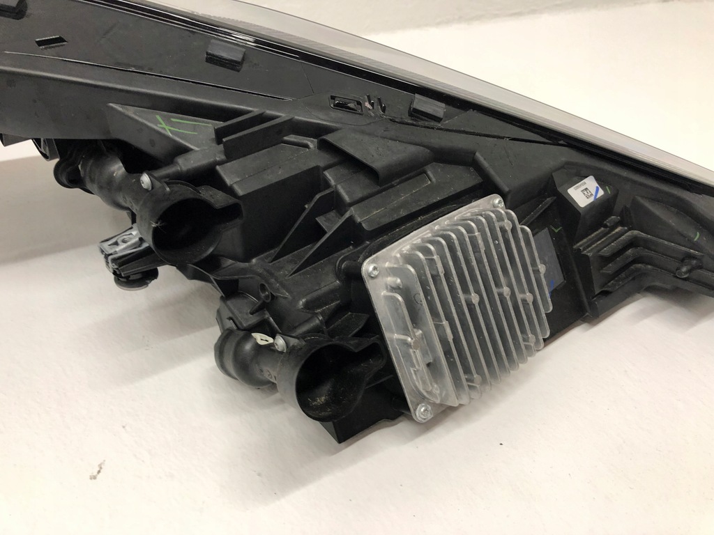 фото №13, Chevrolet corvette c8 лампа права ліва full led комплект 20 -