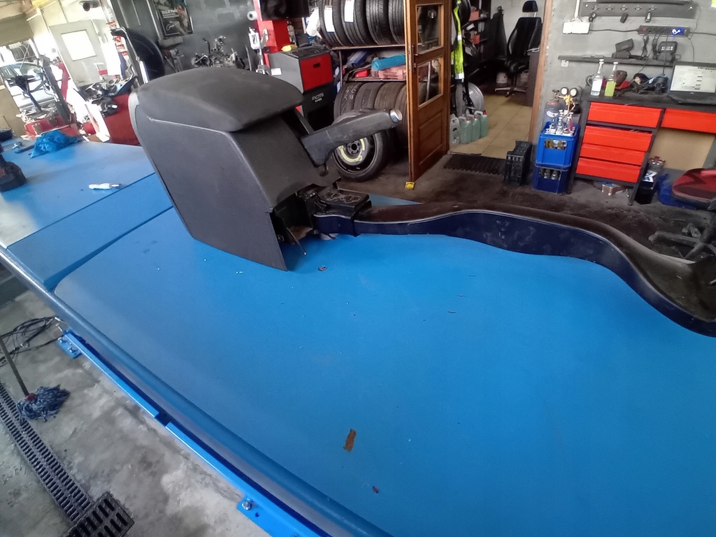 фото №9, Skoda octavia ii подлокотник