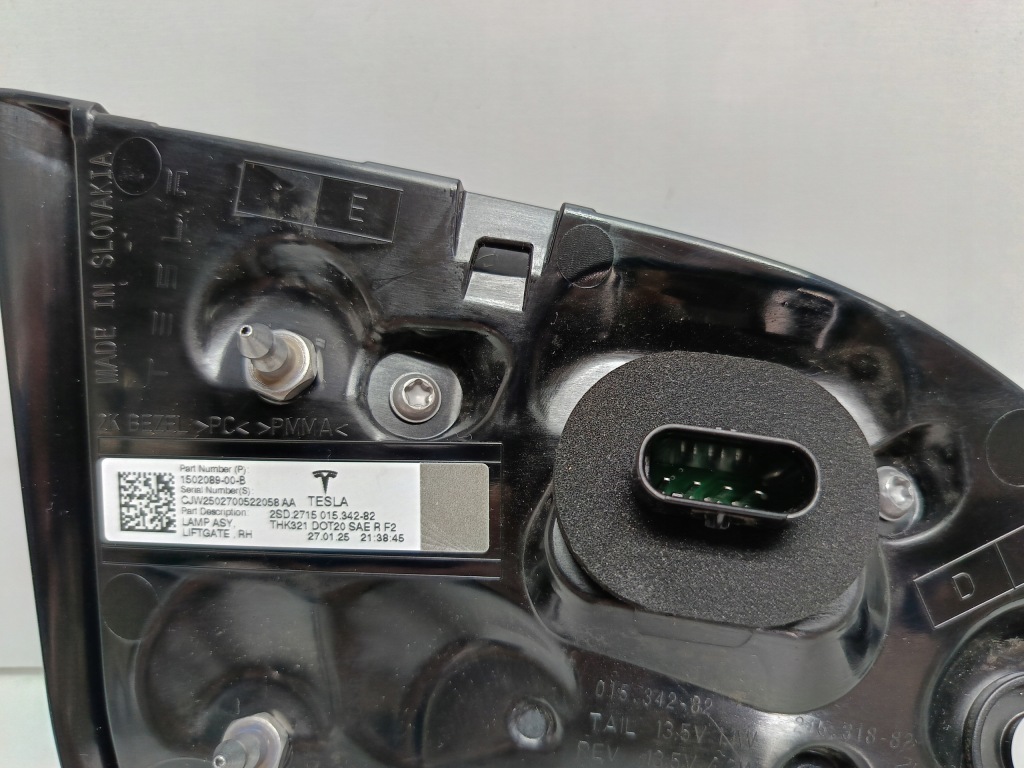 Tesla 3 рестайлінг  y 20- фара кришки багажника праві задній led нова оригінальний номер 1502089-00-b Доставка