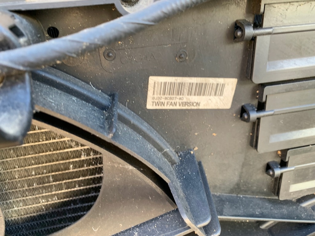 Комплект радиатор 6g91-9l440-cd вентилятор discovery sport l550 13r Оригинал