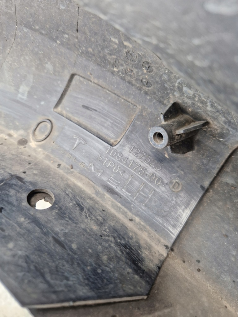 фото №10, Tesla model 3 бампер перед