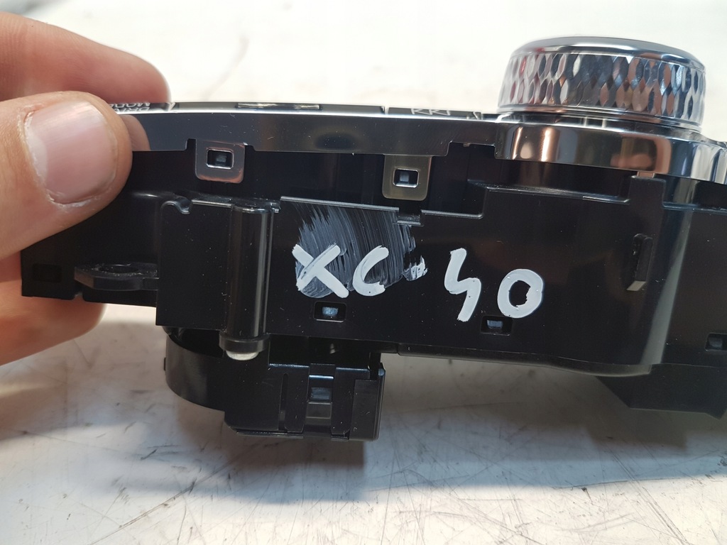 фото №6, Volvo xc40 панель радио 31456672