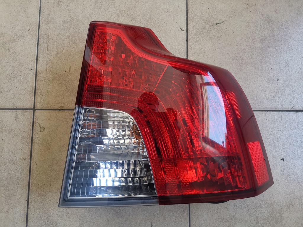 фото №1, Volvo s40 s-40 лампа задня задня права lift led