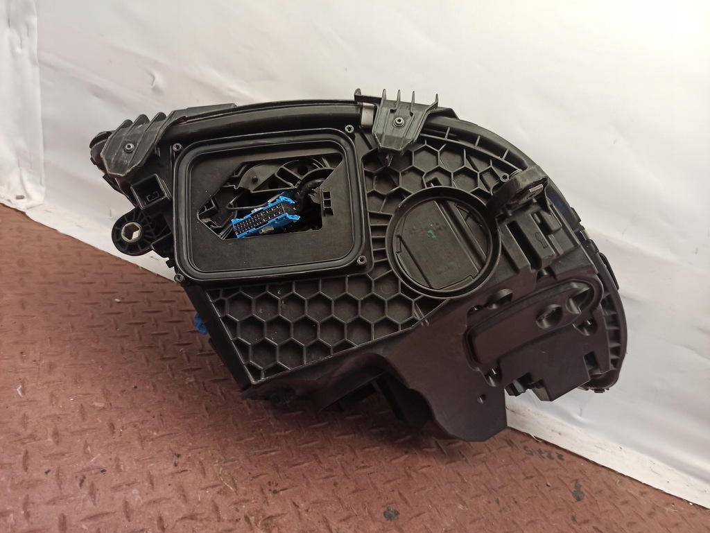 фото №12, Mercedes w206 digital full led nie-naprawiana daemontaż ładna eu лампа левая