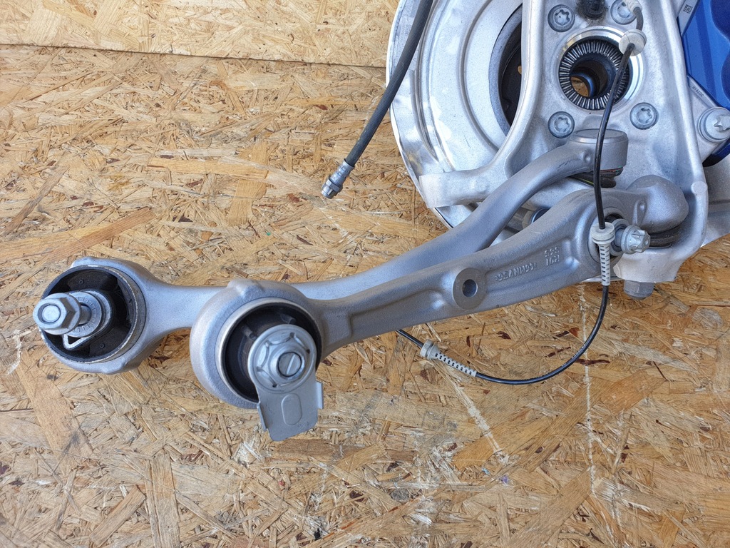 фото №10, Bmw ix i20 поворотный кулак правый перед 25r nówka