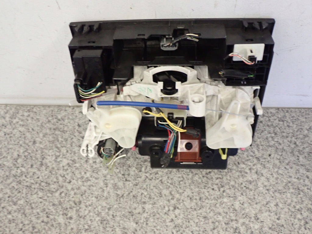 фото №6, Corolla verso 01-03 панель управление отопителя