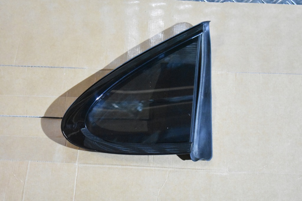 фото №1, Idealna скло кузовна права as3 18r. porsche panamera 971 1