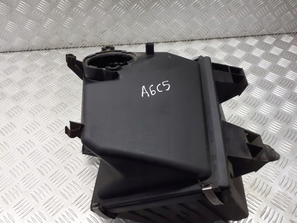 фото №1, Корпус фільтра повітря audi a6 c5 2.5 tdi 4b0133837f