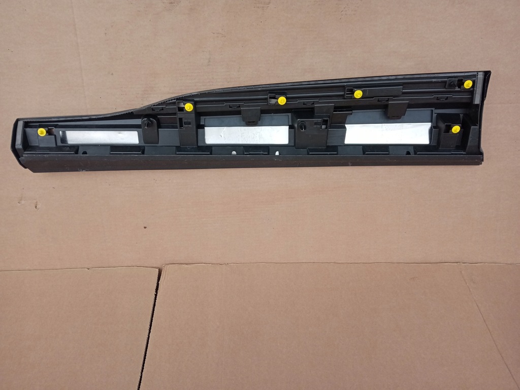 фото №8, Audi e-tron правая молдинг дверь перед 2018r