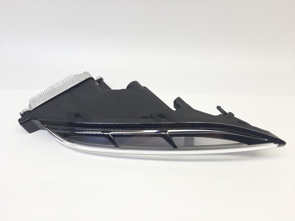 Купить Porsche macan фонарь  led drl правое 95b953082b новая