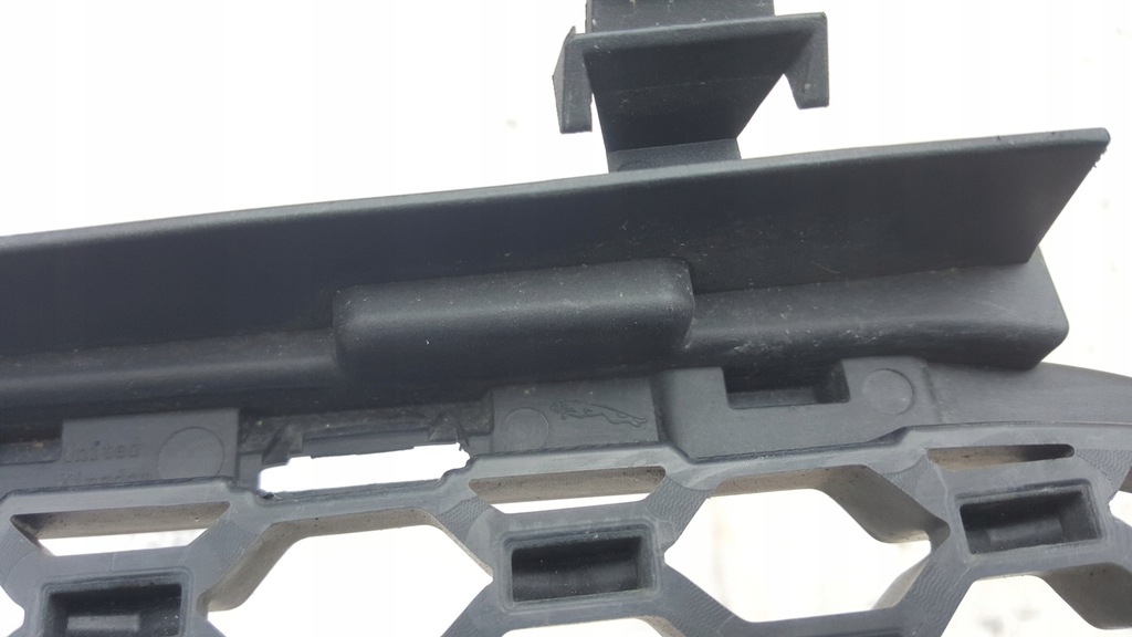 фото №11, Средняя решётка бампера передний jaguar f-pace hk8m-17h750-a демонтаж