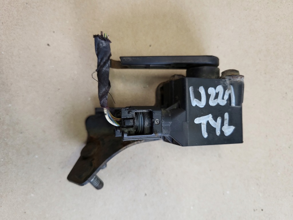 фото №10, Датчик вирівнювання кронштейн задня mercedes s w221 оригінальний номер eu