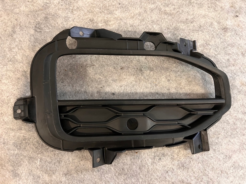 фото №1, Vw troc t-roc правая решётка бампера