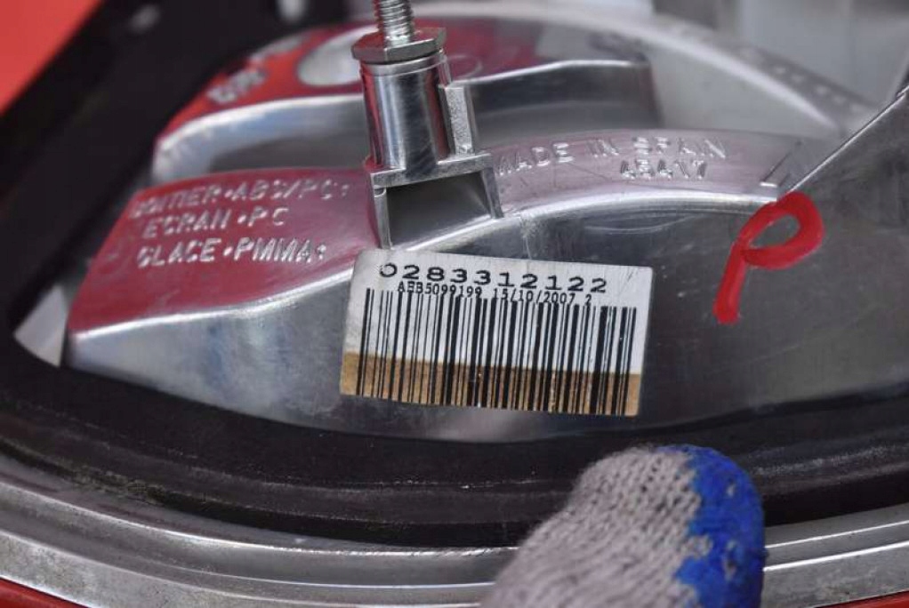 фото №7, Лампа правая задняя задняя 96535476 citroen c4 picasso 1 i 06-13