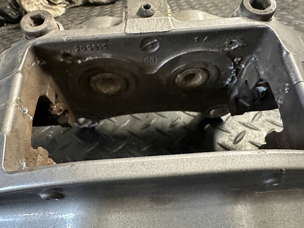 фото №7, Суппорт тормозной левый задняя pod ceramikę audi q7 4l