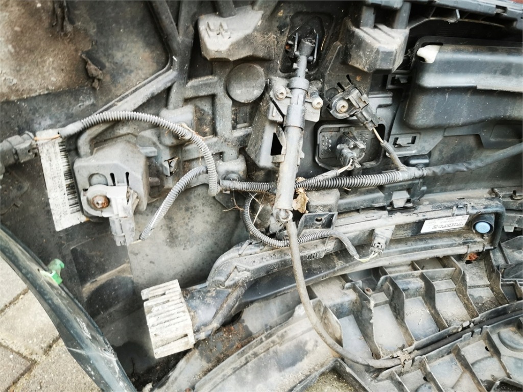 Volvo v40 ii 12-16 бампер перед 6xpdc led drl ксенон kompletny демонтаж Оригинал