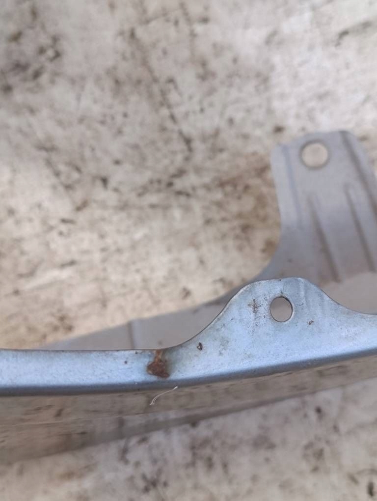 Toyota yaris 2 06-11 крила правий перед Недорого