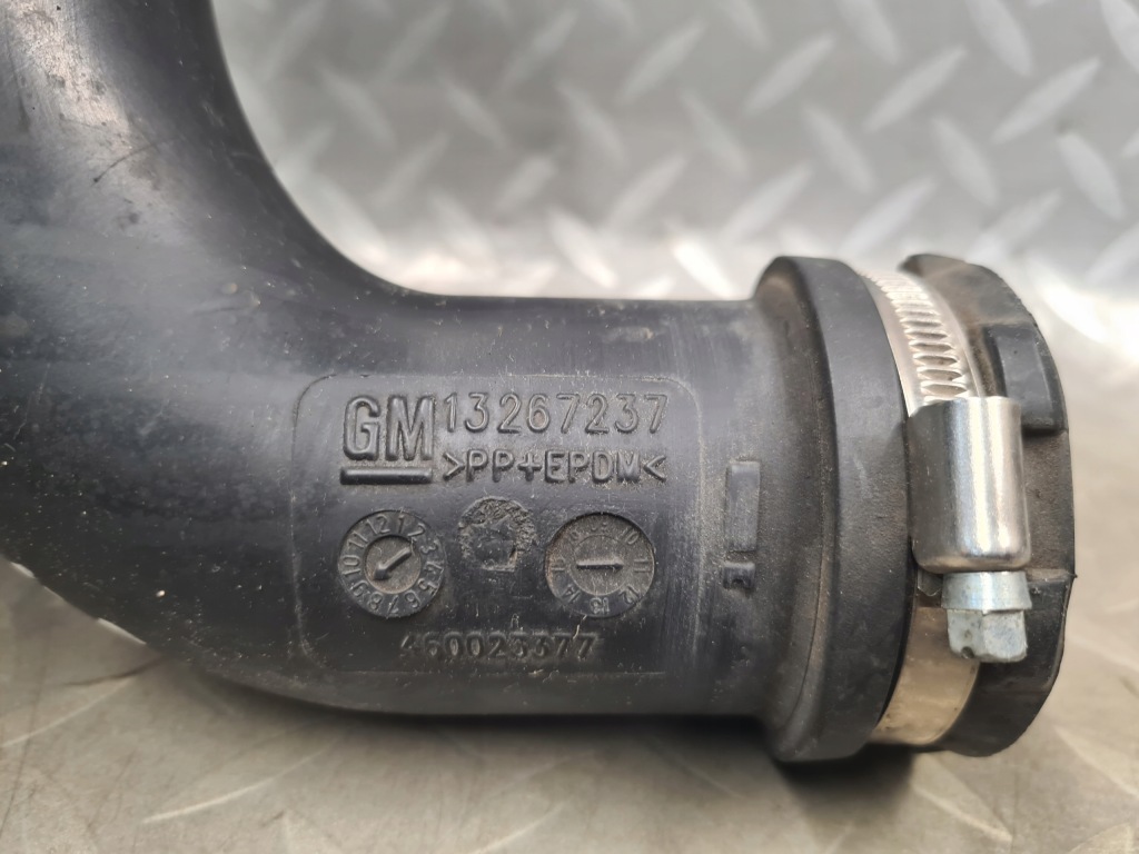Шланг труба впуск повітрозабірник повітрозабірник повітря opel meriva ii b 1.4 turbo 13267237 в Україні