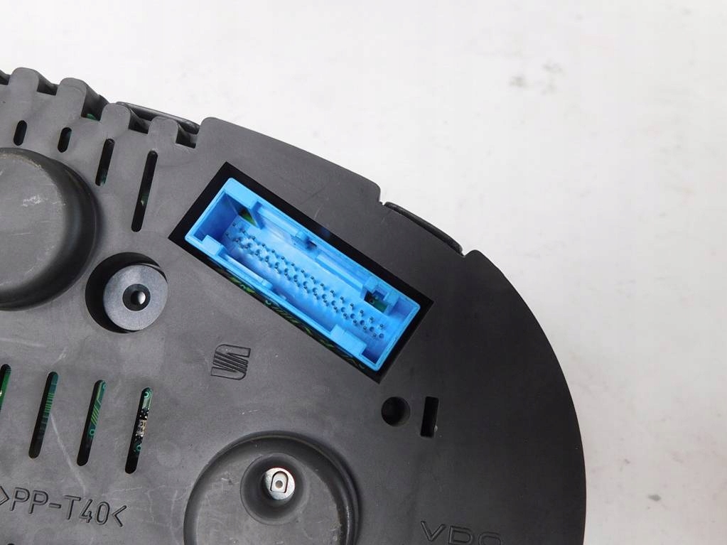 фото №5, Seat cordoba ii 1.6 75km 99r лічильник прилади