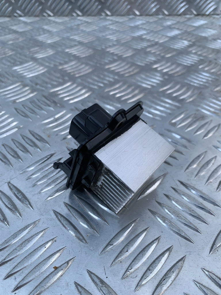 фото №1, Резистор резистор вентилятор suzuki ignis iii 16-