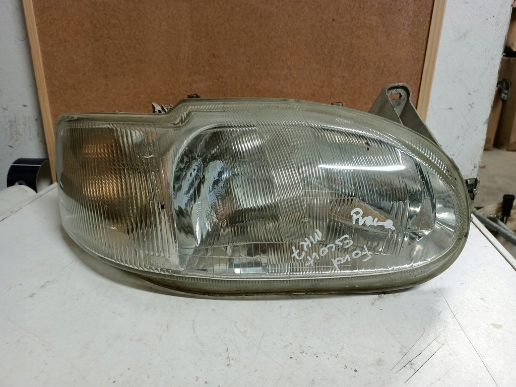 фото №1, Лампа правая перед ford escort mk7