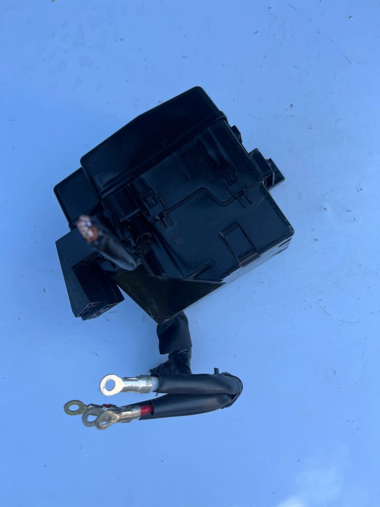 фото №3, Fullback l200 коробка предохранителей корпус 2.4