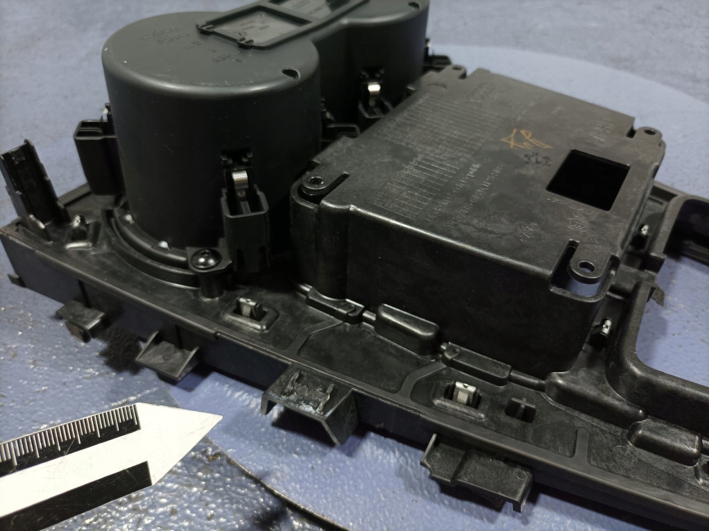 фото №10, Audi a5 f5 8w защита рамка туннель среднего eu 8w1864261c