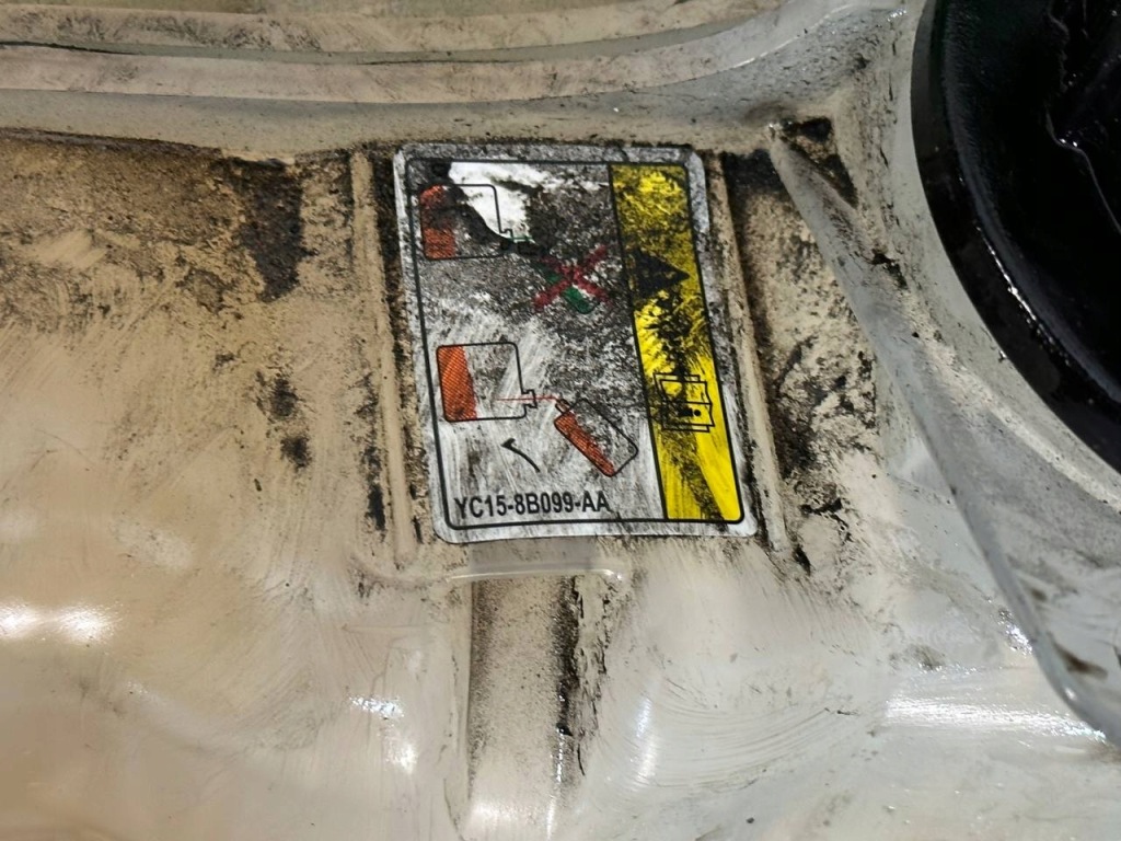 фото №7, Бак расширительный discovery v hy32-8a080-ab