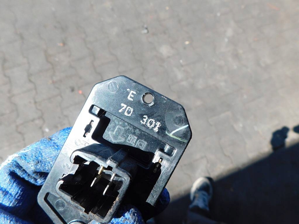 фото №6, Toyota yaris i 2003r резистор резистор