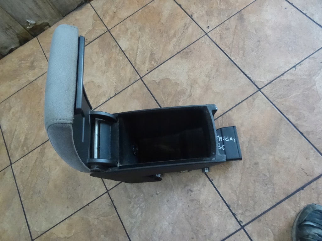 Passat b6 подлокотник 3c0864207 в Украине