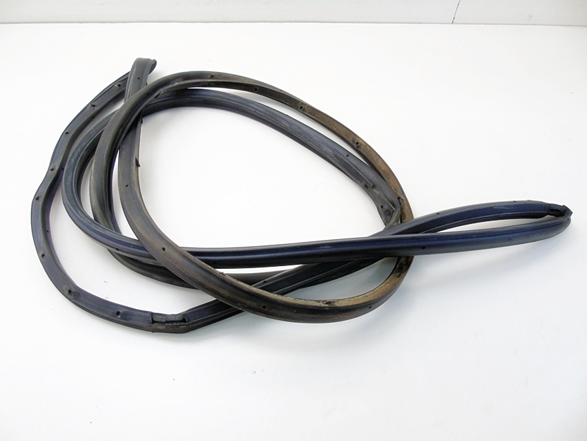 фото №7, Прокладка дверь левый перед chrysler pacifica i 4.0 v6 2007 03-08