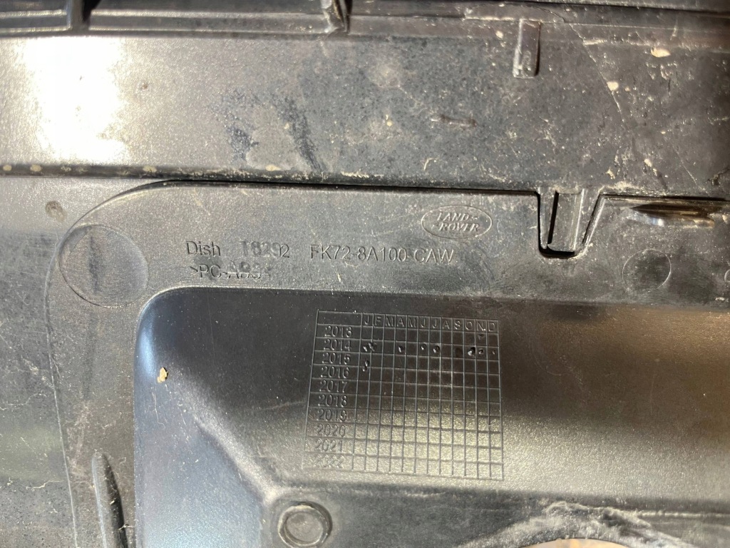 фото №12, Land rover discovery sport 14- решётка радиатора решётка радиатора решётка средняя бампера перед