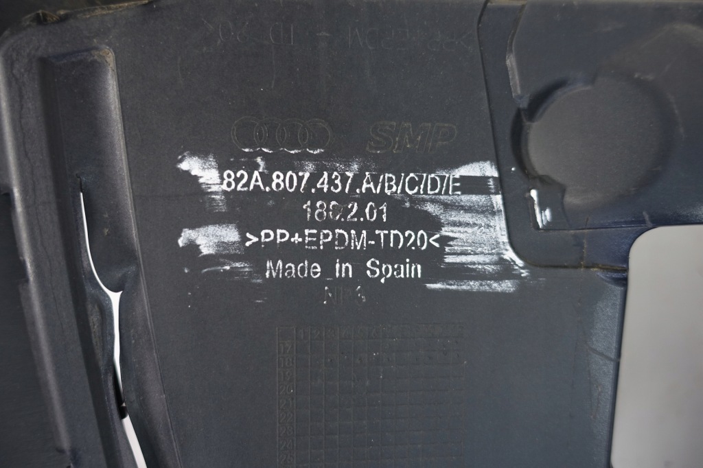 Audi a1 ii 82a 2018- бампер перед передній 82a807437a Оригінал