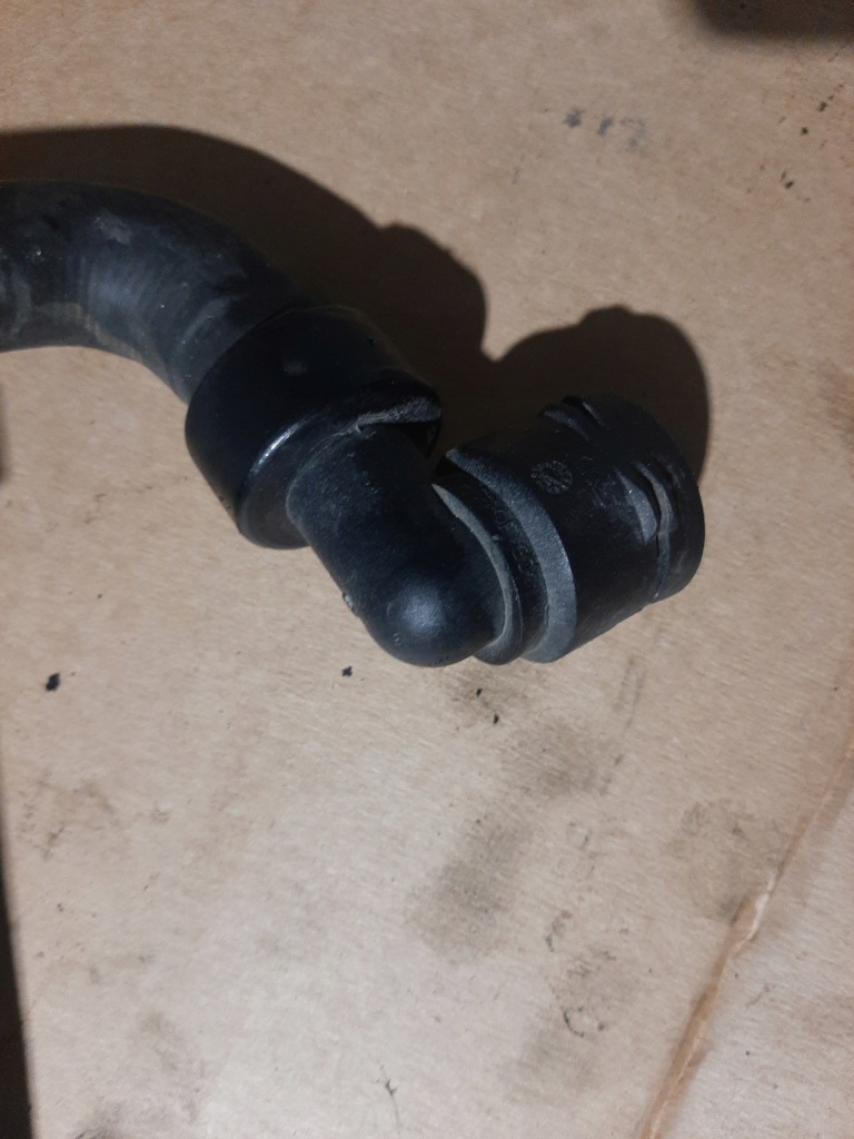 Opel insignia 2.0 cdti- шланг пабтрубок  труба 565563897 Оригинал