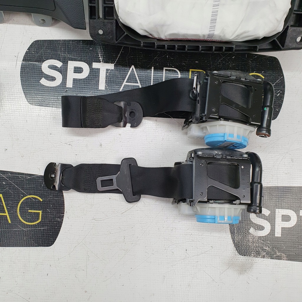 фото №11, W246 приборная панель приборная панель подушка подушка безопасности ремни