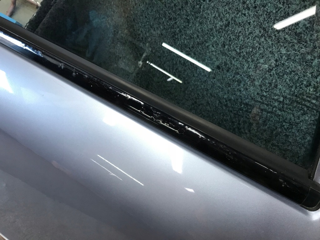 Купити Ml w164 двері правий перед праве передні c349 комплект  в гарному стані