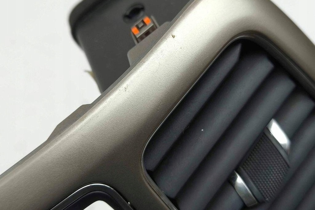 фото №9, Впуск воздуха консоли jeep grand cherokee iv wk, wk2 x90016601xx 3.0l