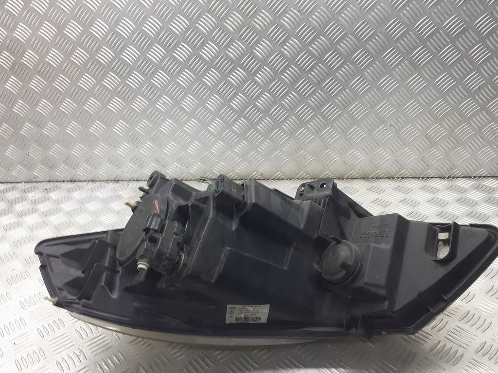 фото №4, Лампа права передня renault thalia ii eu 8200700030