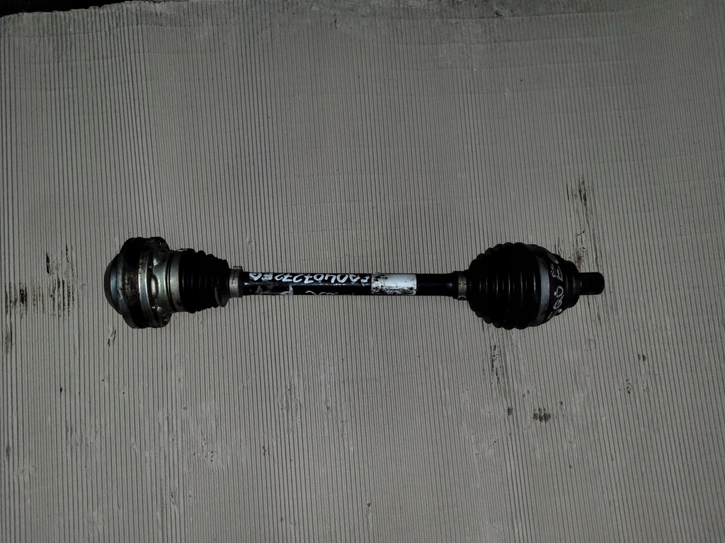 фото №1, Привідний вал права t-roc 2.0 tdi 5q0407272eq