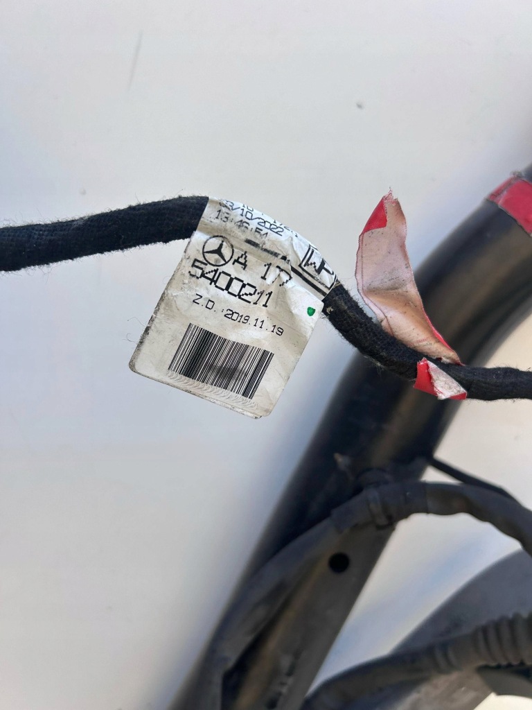 Mercedes cla 118 фаркоп  буксирувальний 1183100700 оригінал Недорого