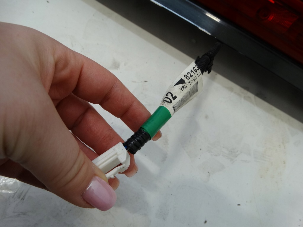 фото №9, Спойлер крышки задняя + свет стоп-сигнал peugeot 108 aygo ii c1 gt-line 14r.-