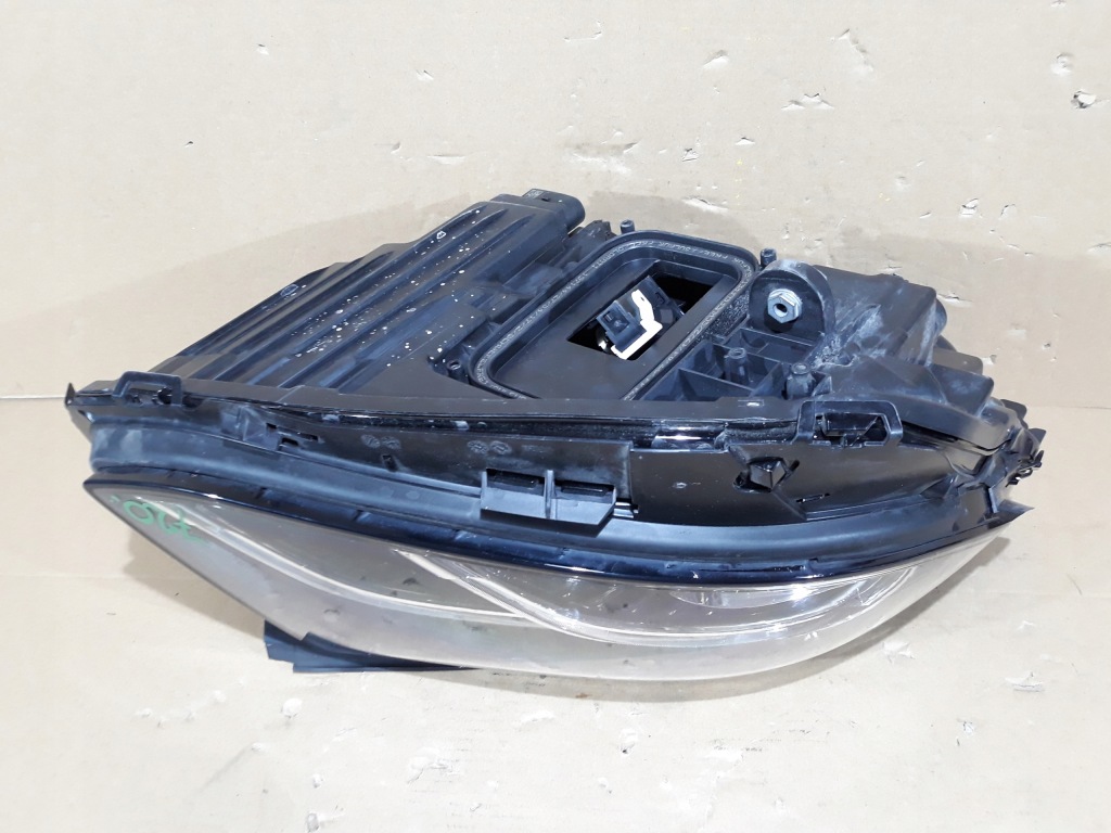 Mercedes e klasa 213 led фара правая передняя с Разборки