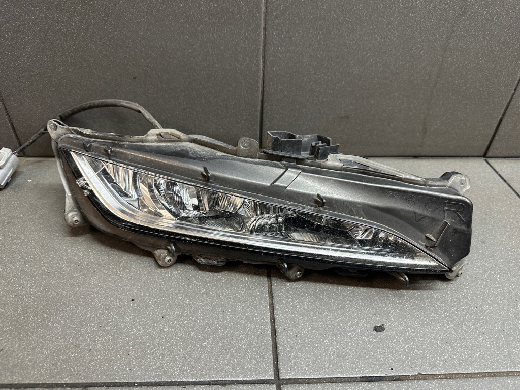 Купити Lexus rx 2019-2022 протитуманна фара права f-sport 8121048060