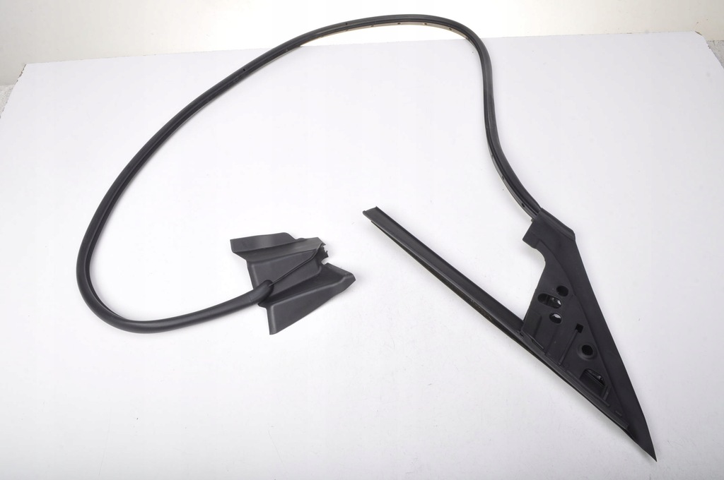 фото №1, Maserati levante sq4 прокладка двері правий перед