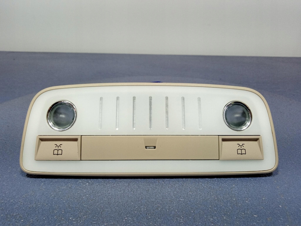 фото №1, Mercedes e klasa w212 фонари потолочный освещение внутреннее a2128205001