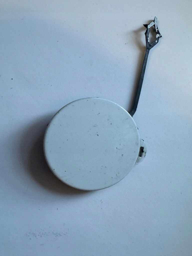 фото №1, Opel corsa f 21r. - заглушка фаркоп бампера перед 9829775980