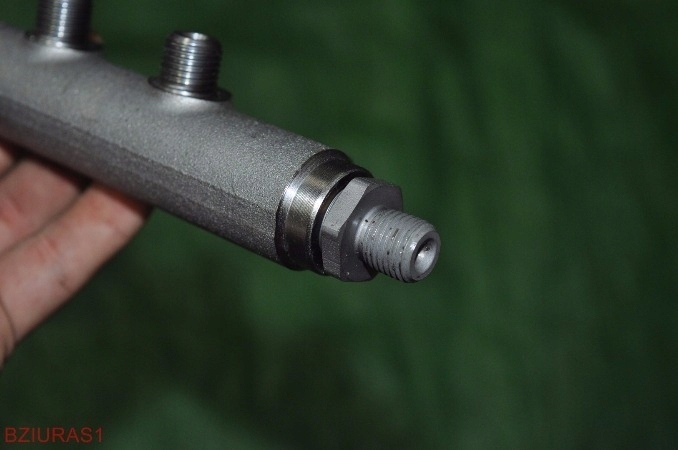 фото №10, Молдинг впрыскная 4.2tdi vw touareg lift 057130090t