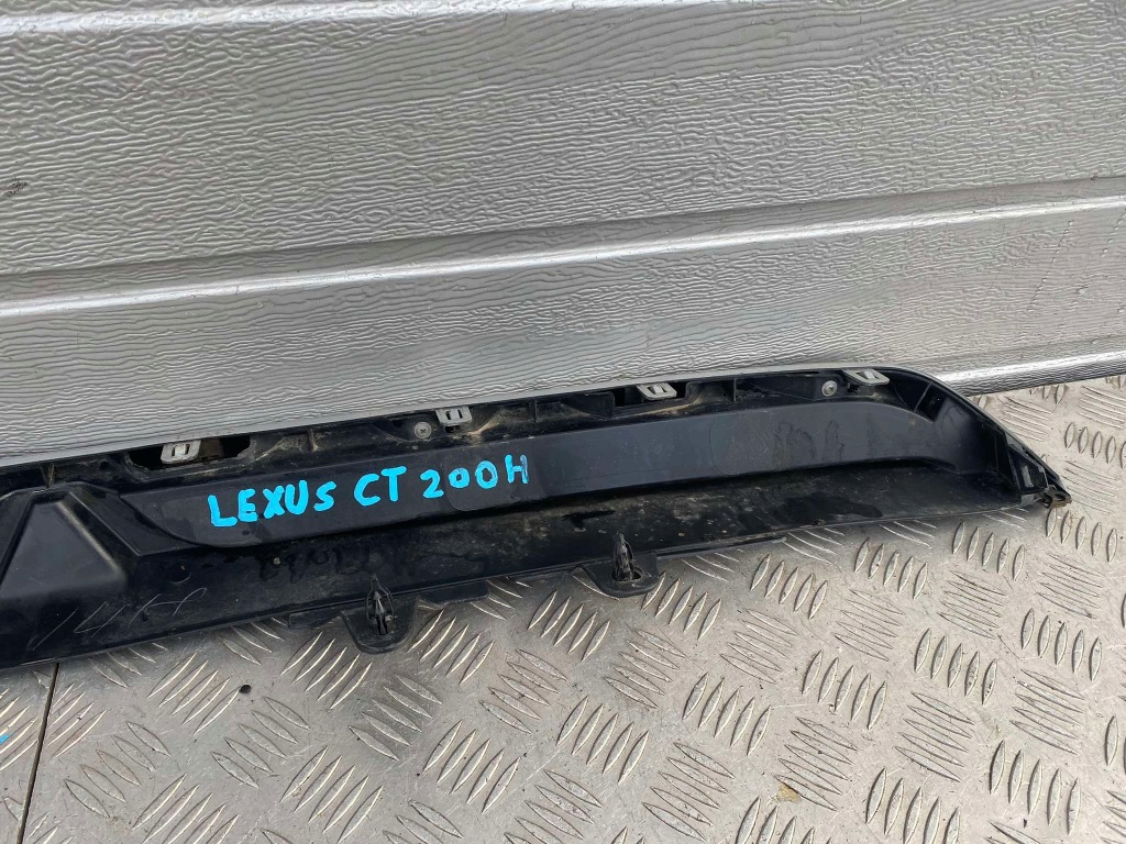 Lexus ct200h спойлер накладка бампера задня 52199-76010 Зі Шроту