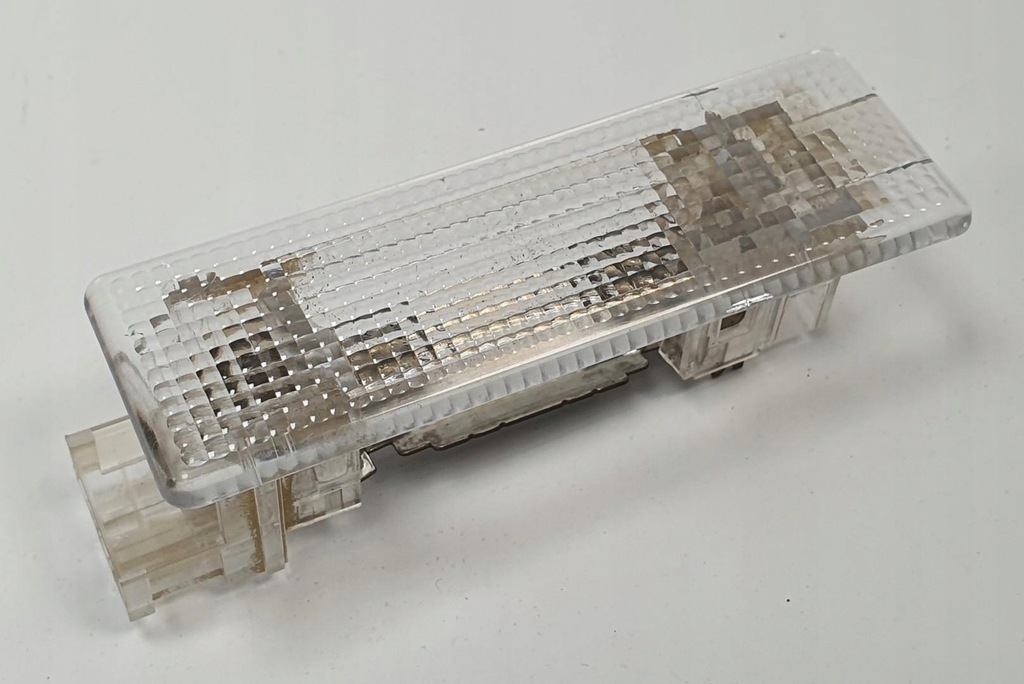 фото №1, Лампа освітлення салону vw new beetle ii 5k0947101